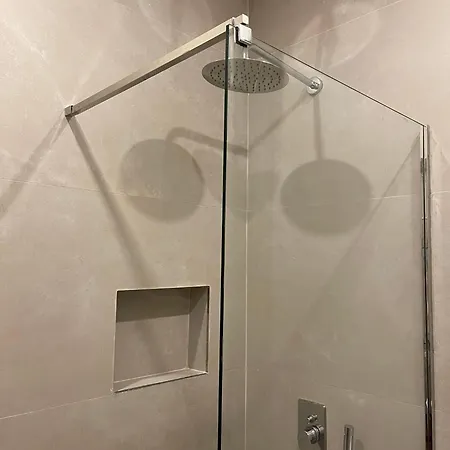 Oasis 아파트호텔 Vlorë